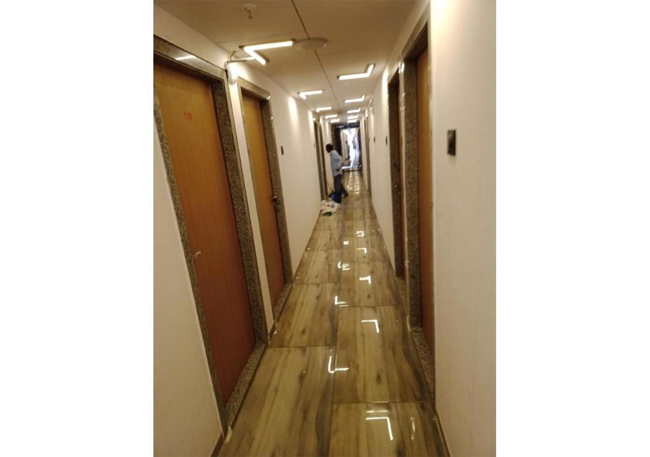 Shree Murlidhar Guest House Surat Exterior photo