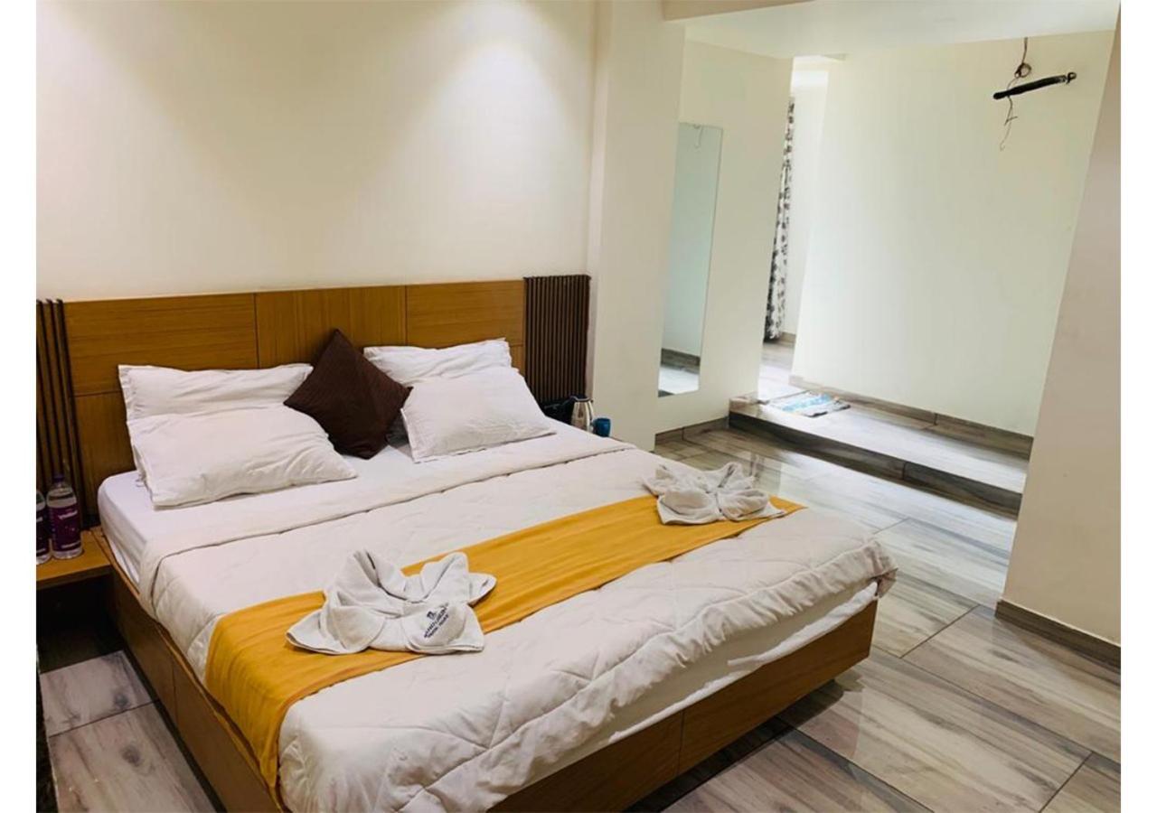 Shree Murlidhar Guest House Surat Exterior photo